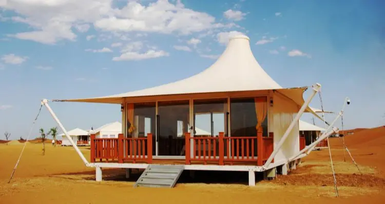 Jinshahai desert camping